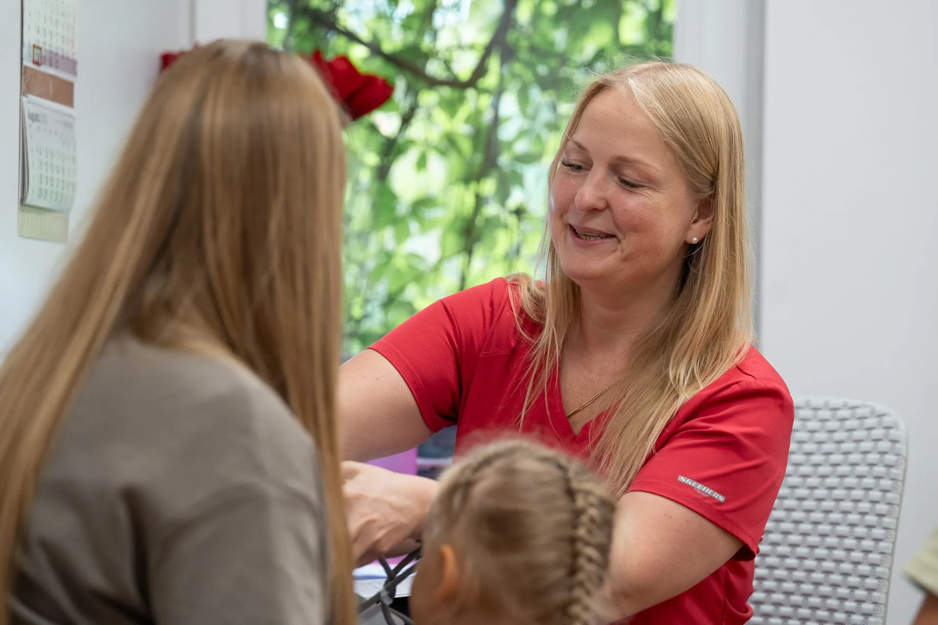 Vecmāte aprūpē grūtnieci